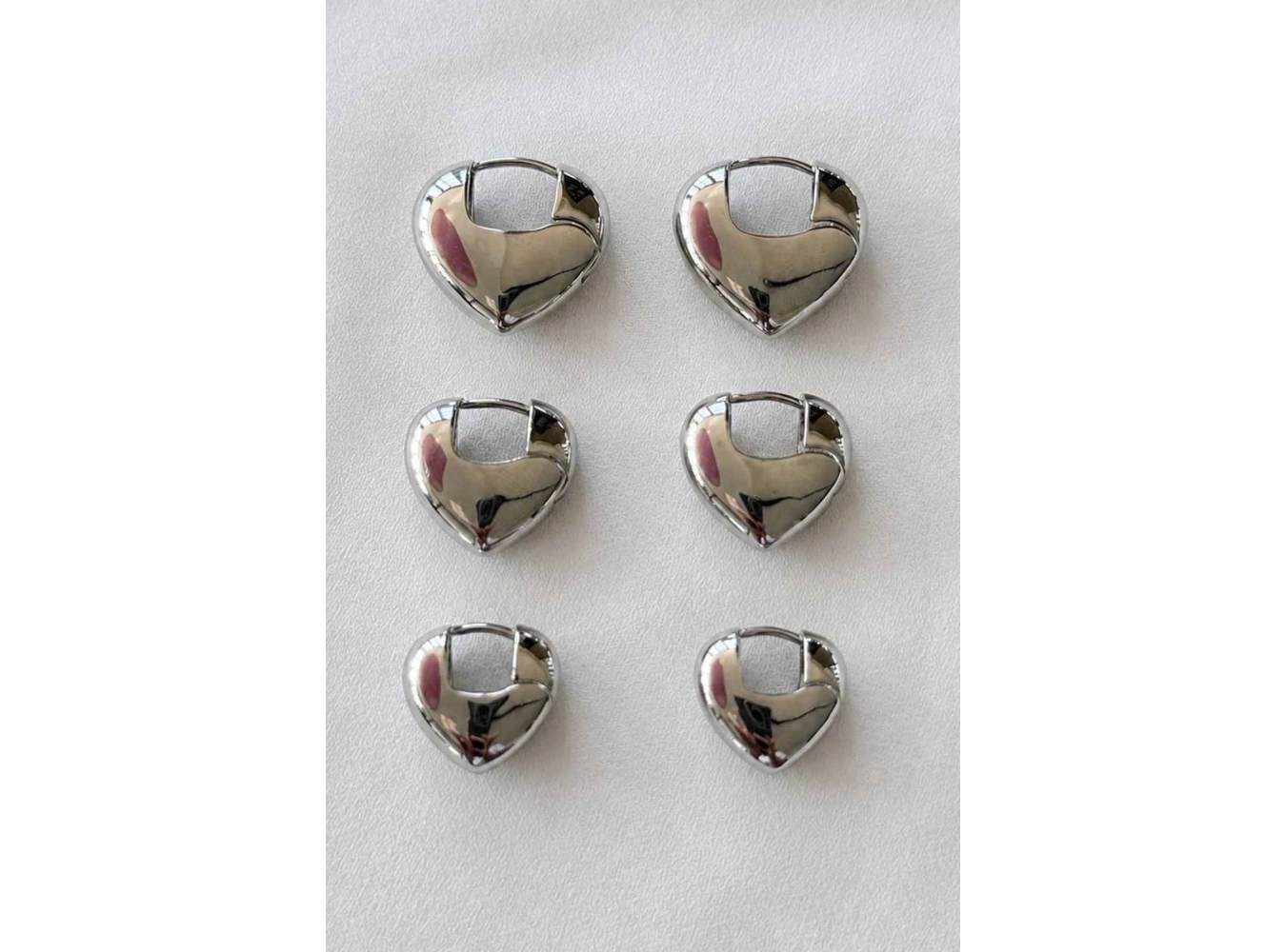 Gümüş Renk 6lı Kalp Detaylı Tx Küpe Set