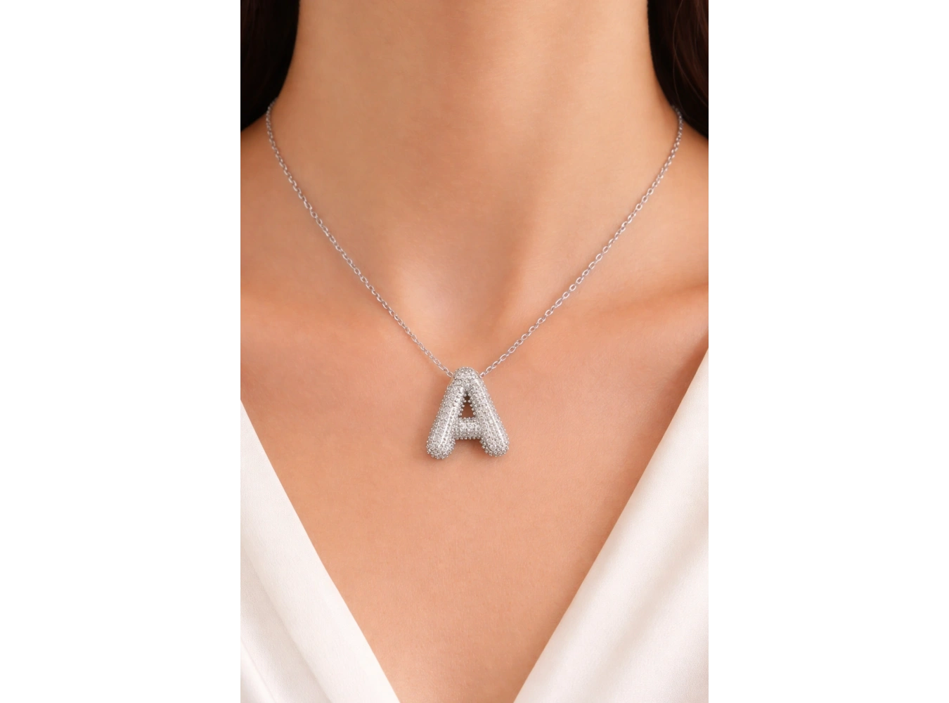 Gümüş Renk A Harf Taş Detaylı Çelik Kolye