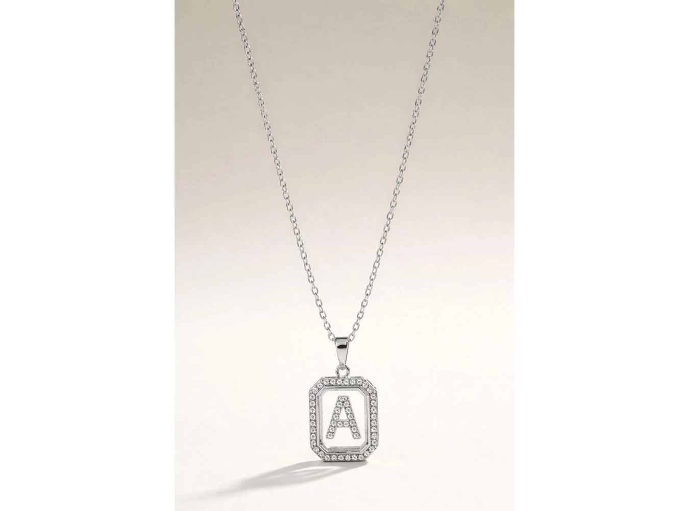 Gümüş Renk A Harf Taş Detaylı Çelik Kolye