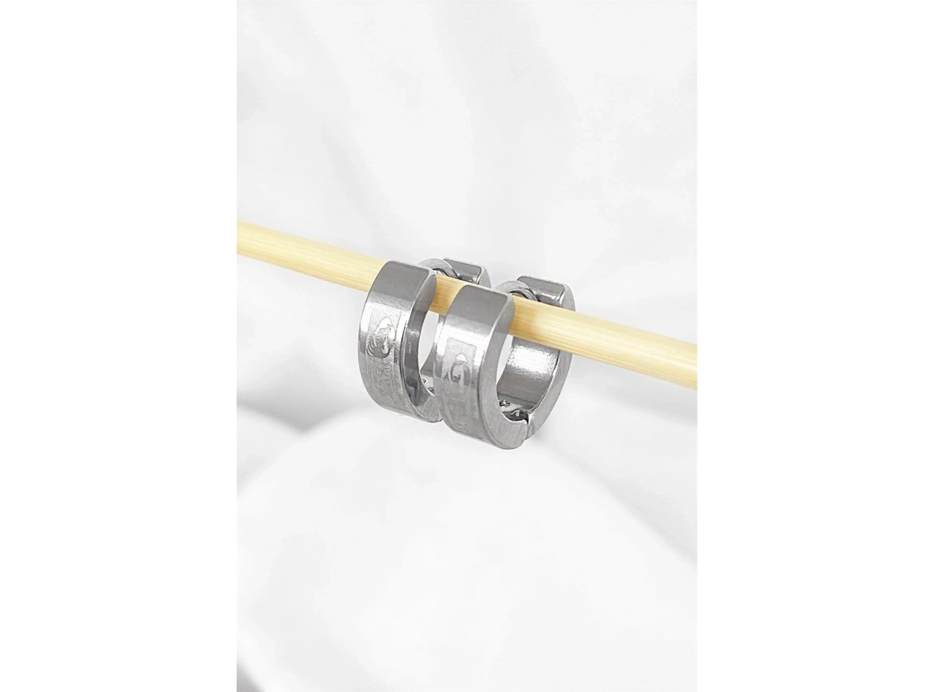 Gümüş Renk Akrep Desenli Unisex Halka Çelik  Küpe (Çift)