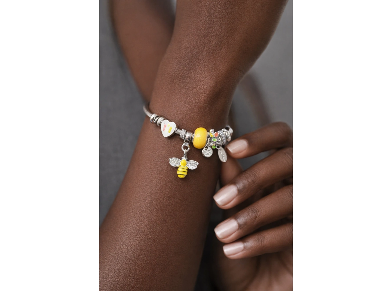 Gümüş Renk Arı Detaylı Çelik Pandora Bileklik