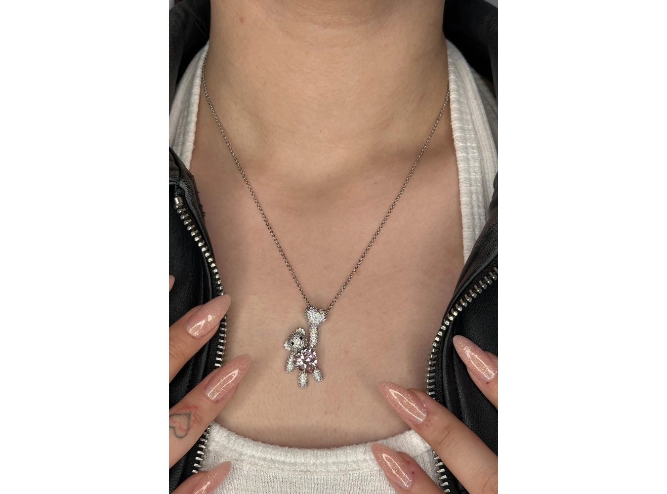 Gümüş Renk Ayıcık Figürlü Taş Detaylı YSX Kolye