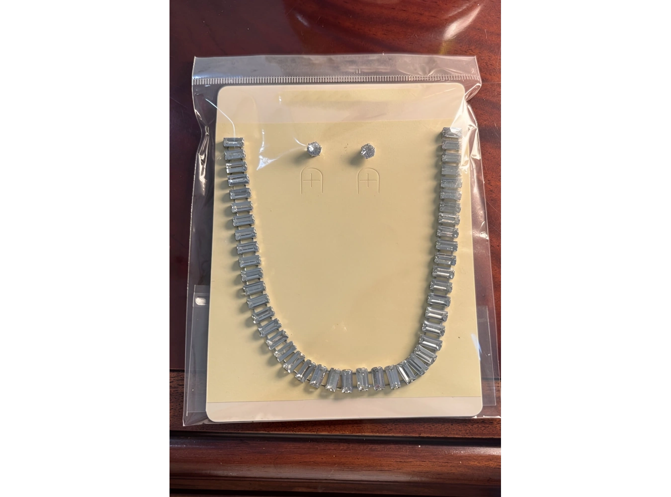 Gümüş Renk Baget Taş Detaylı Abiye Set