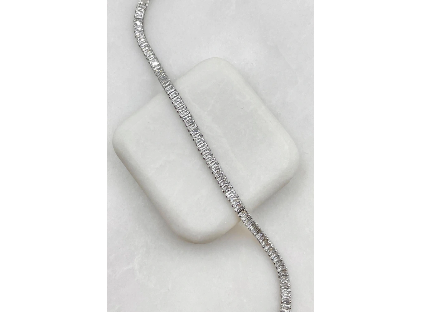 Gümüş Renk Baget Taşlı Bileklik