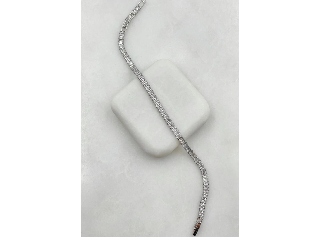 Gümüş Renk Baget Taşlı Bileklik