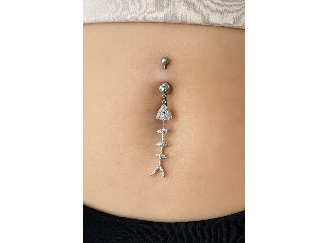 Gümüş Renk Balıık Kılçığı Figürlü Cerrahi Çelik Göbek Piercing