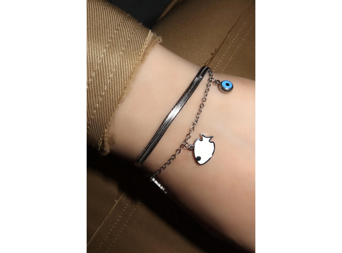 Gümüş Renk Balık Figürlü Göz Detaylı Çelik Bileklik