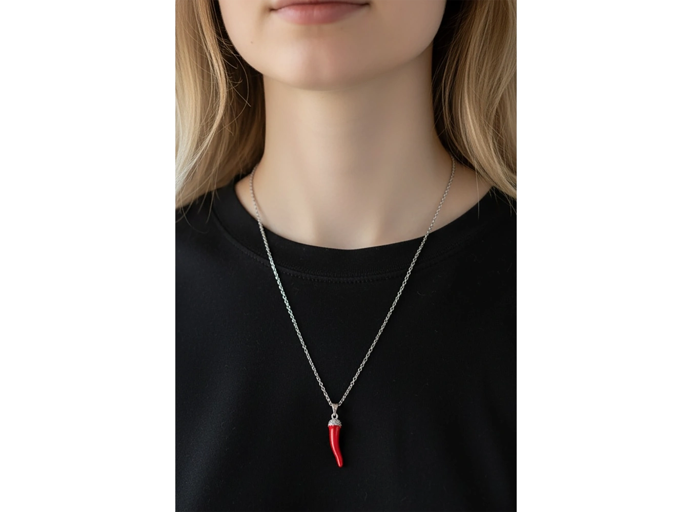 Gümüş Renk Biber Figürlü Çelik Şans Kolyesi