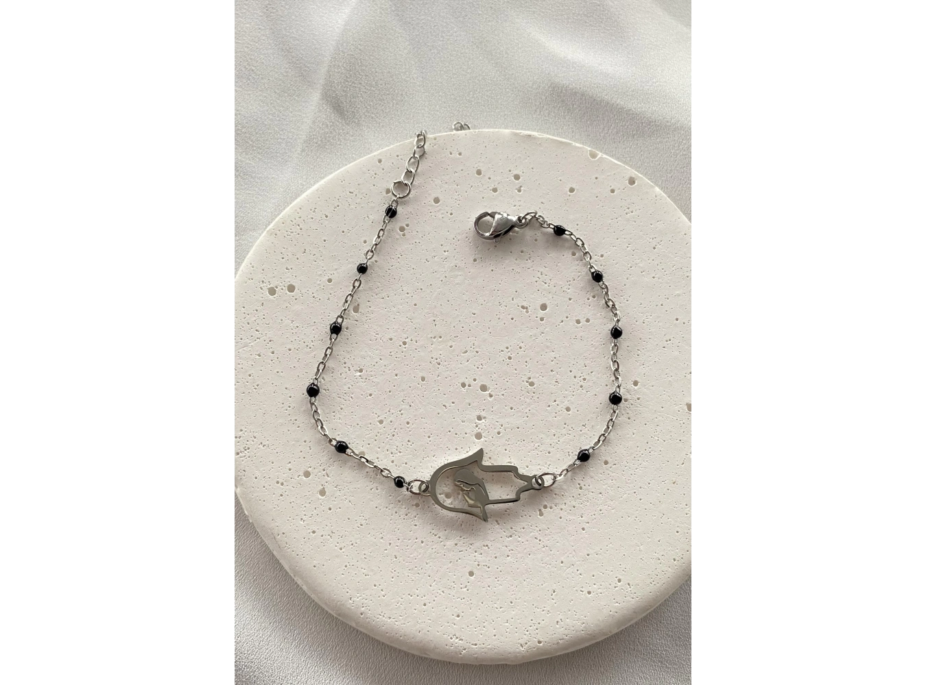 Gümüş Renk Boncuk Detaylı Çelik Bileklik