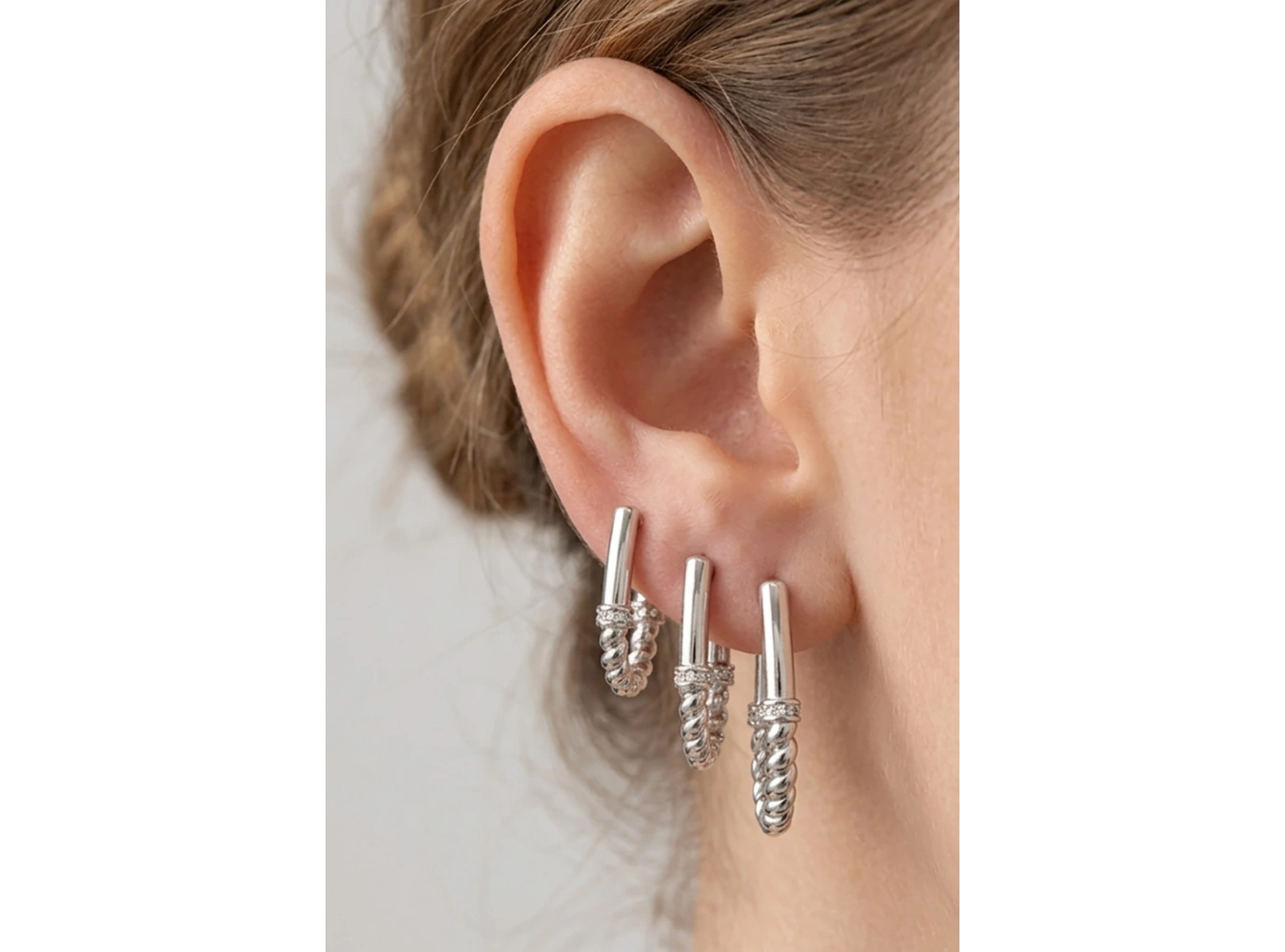 Gümüş Renk Burgu Detaylı 3lü YSX Küpe Set