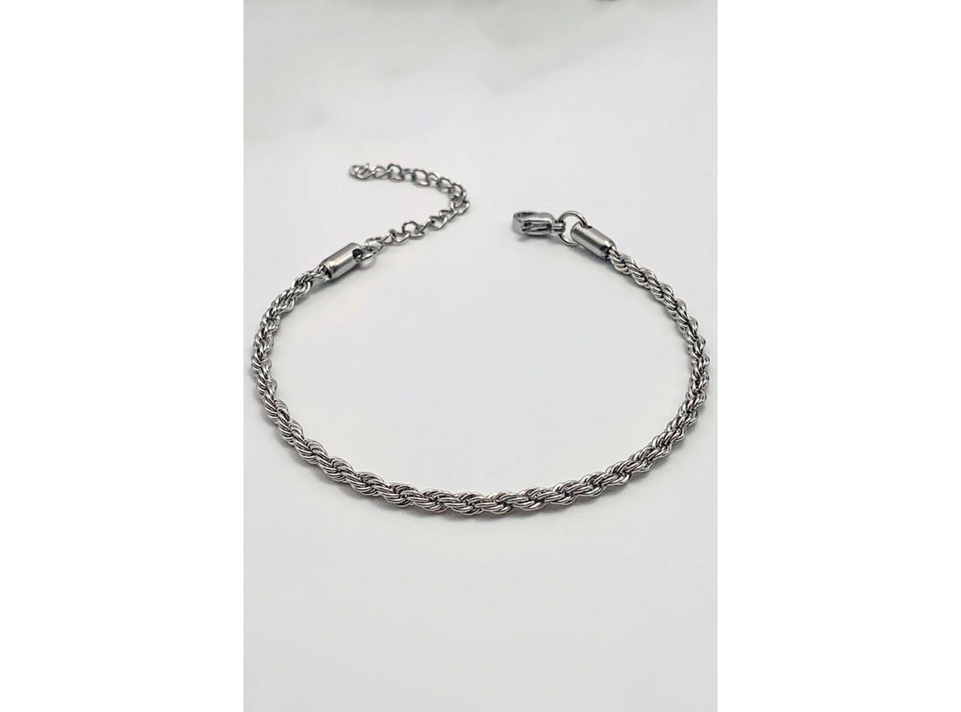 Gümüş Renk Burgu Detaylı Çelik Bileklik