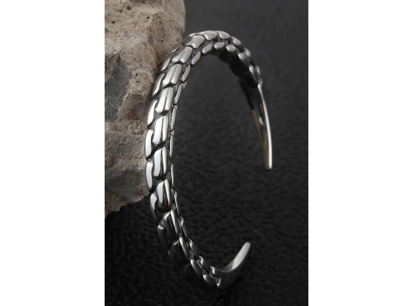 Gümüş Renk Burgu Detaylı Erkek Çelik Kelepçe Bileklik