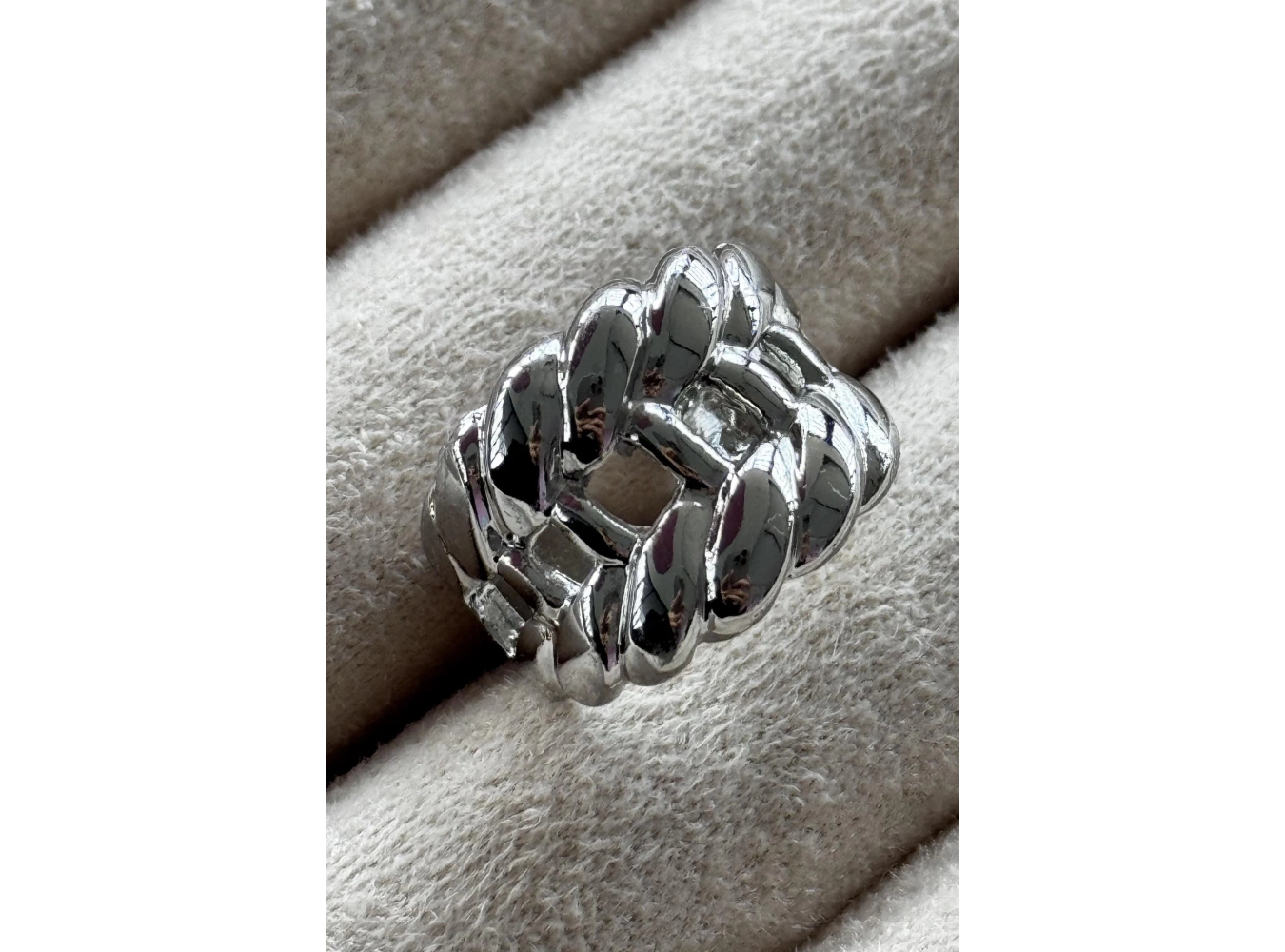 Gümüş Renk Burgu Detaylı Metal Ayarlanabilir Yüzük