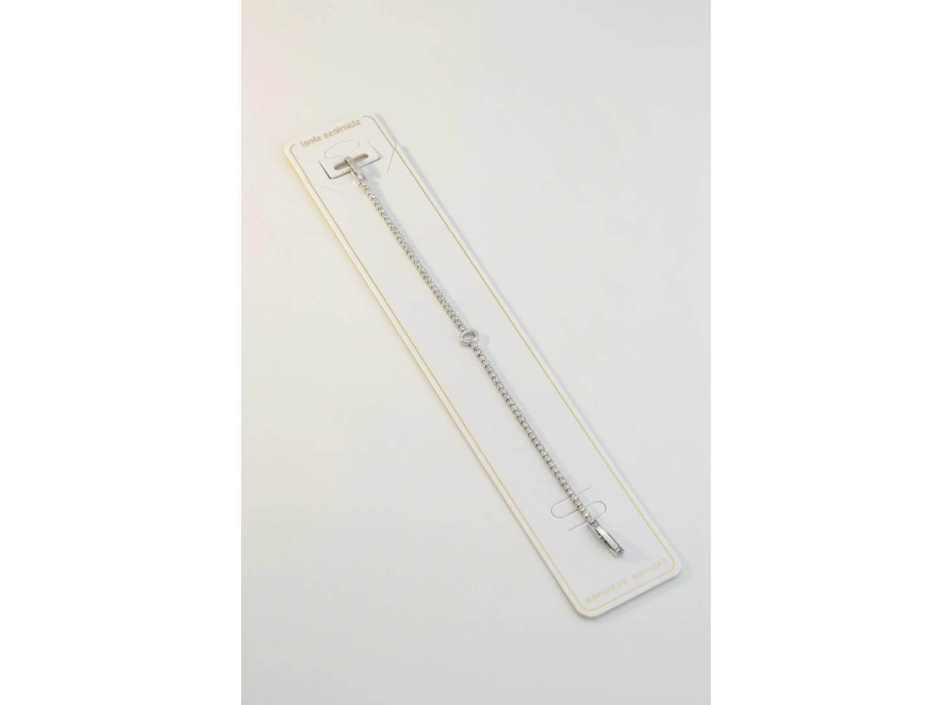 Gümüş Renk C Harfli Taş Detaylı Çelik Bileklik