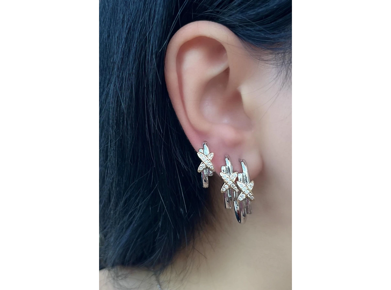 Gümüş Renk Çarpı Detaylı VİP 3lü YSX Küpe Set