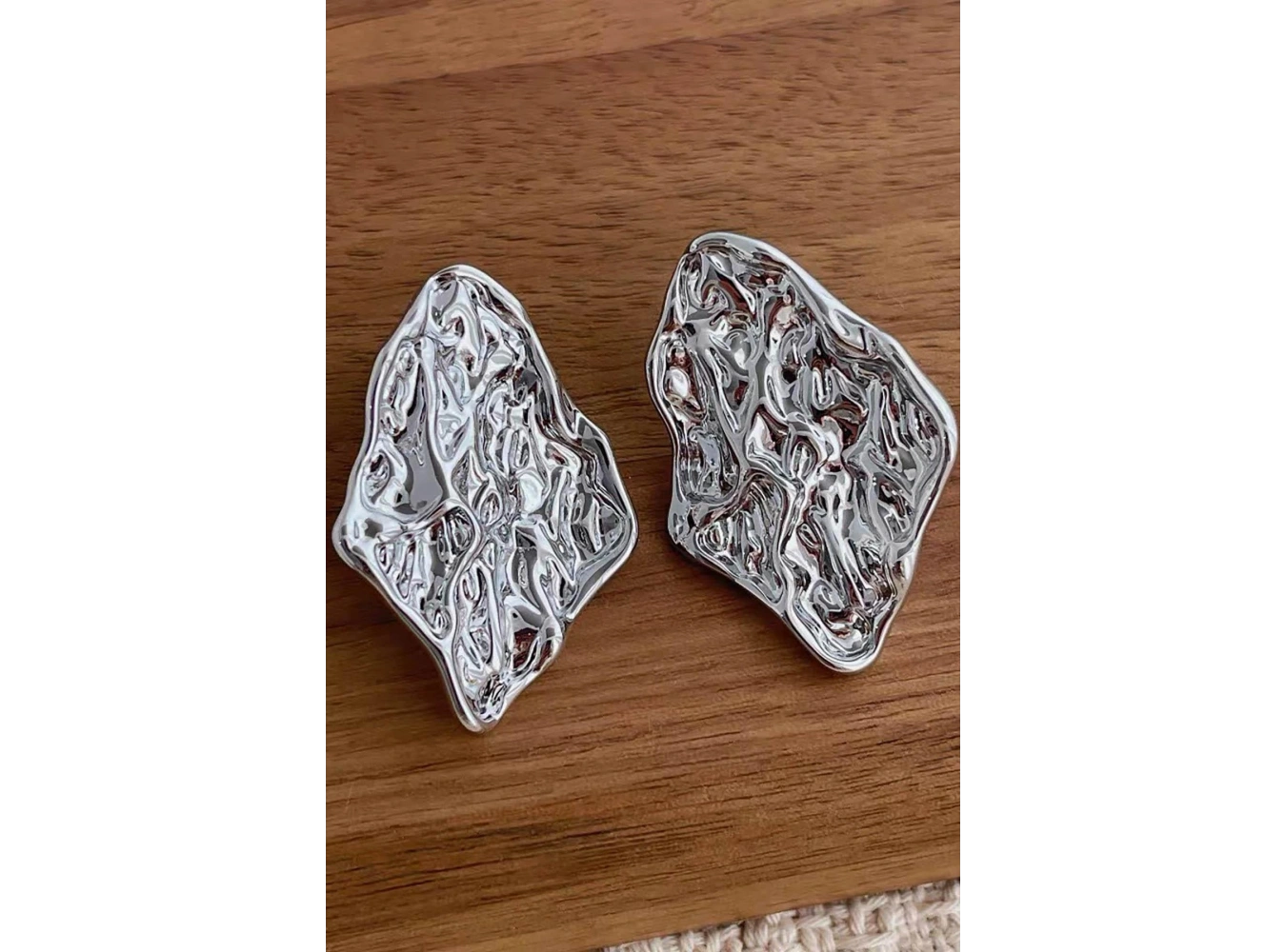 Gümüş Renk Çelik Küpe (Çift)