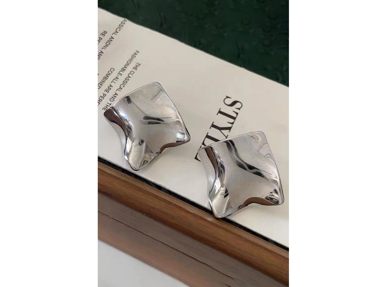 Gümüş Renk Çelik Küpe (Çift)