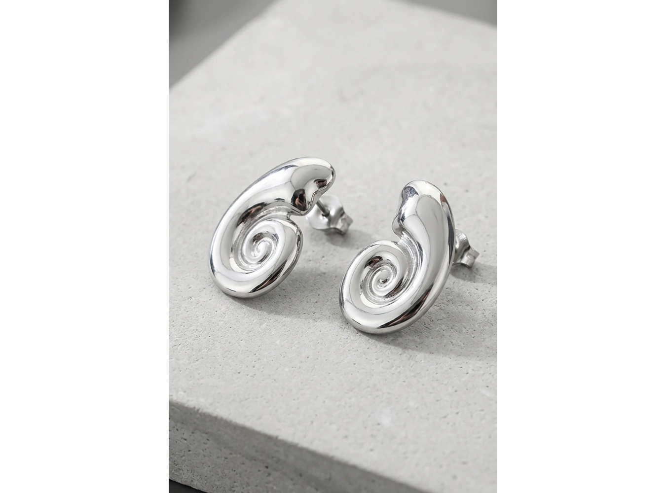 Gümüş Renk Çelik Küpe (Çift)