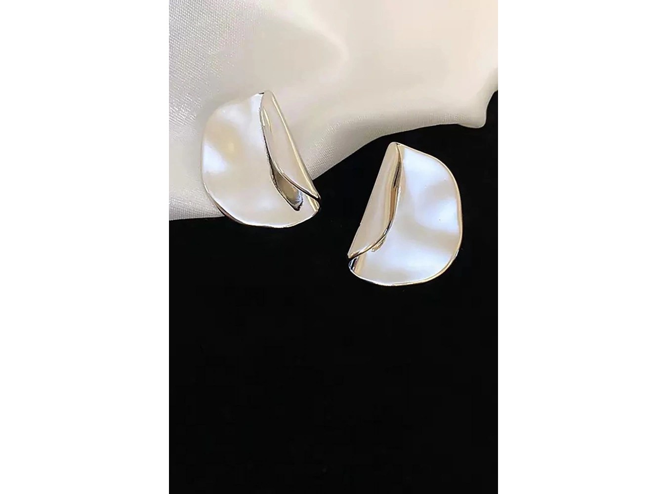 Gümüş Renk Çelik Küpe (Çift)