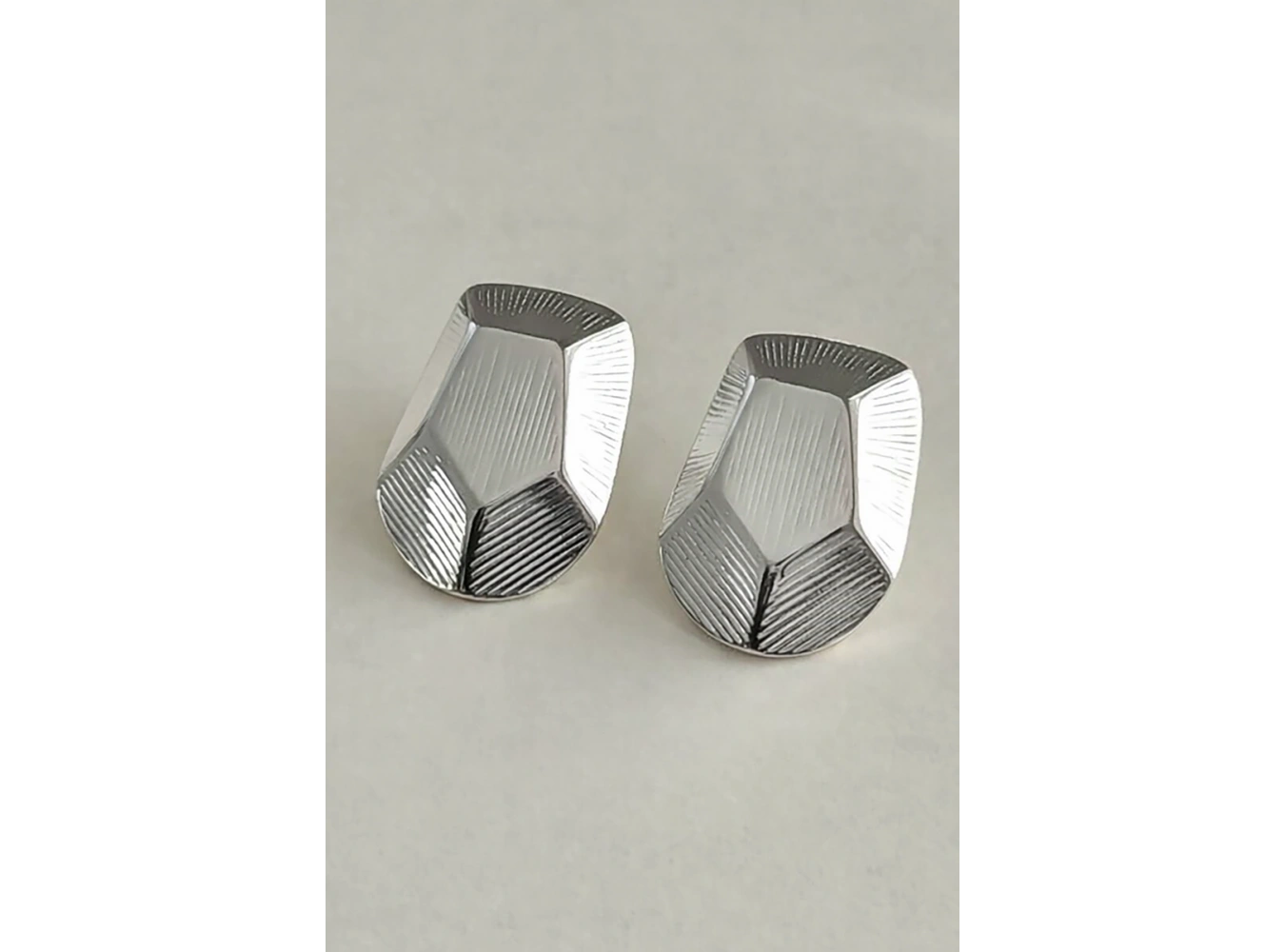 Gümüş Renk Çelik Küpe (Çift)