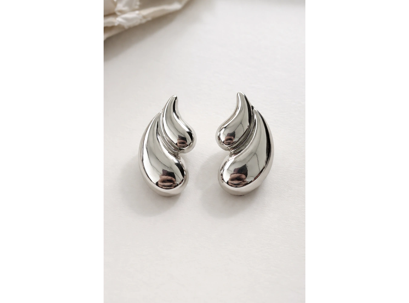 Gümüş Renk Çelik Küpe (Çift)