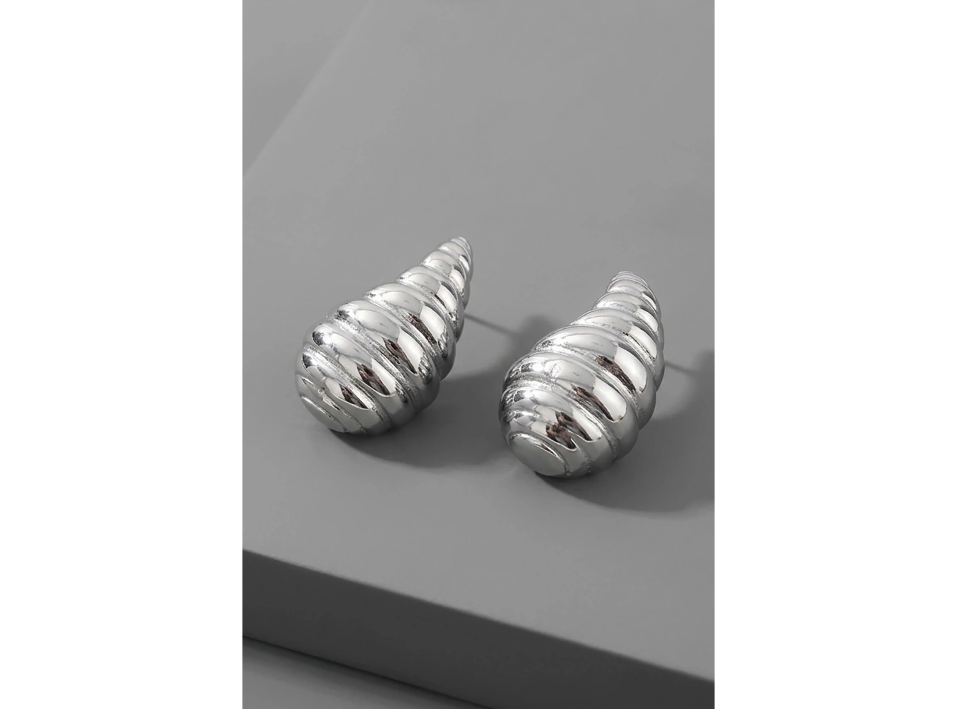 Gümüş Renk Çelik Küpe (Çift)