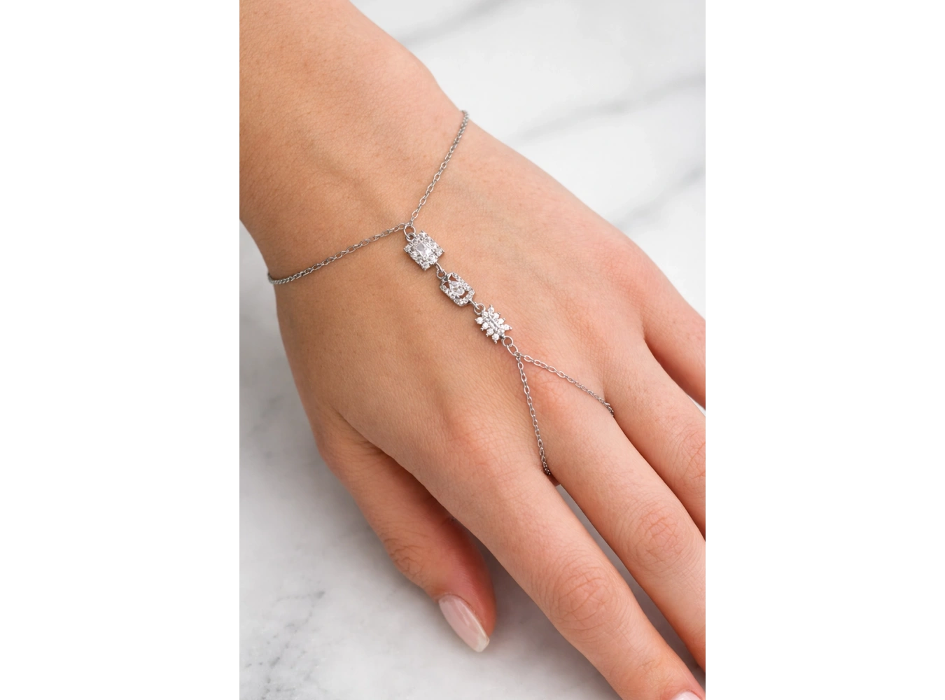 Gümüş Renk Çelik Şahmeran