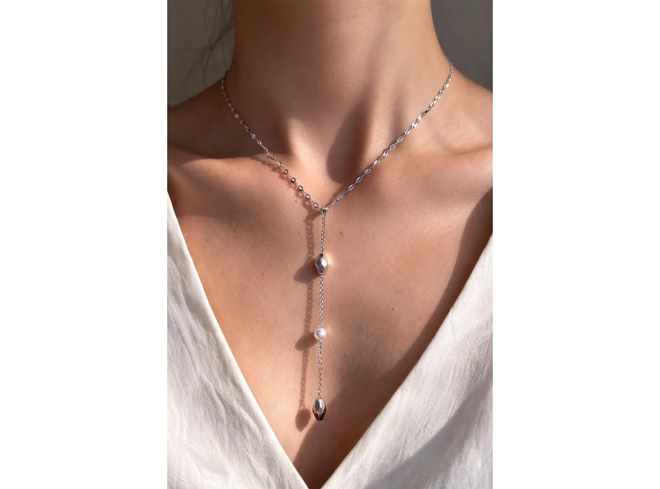 Gümüş Renk Çelik Y Kolye