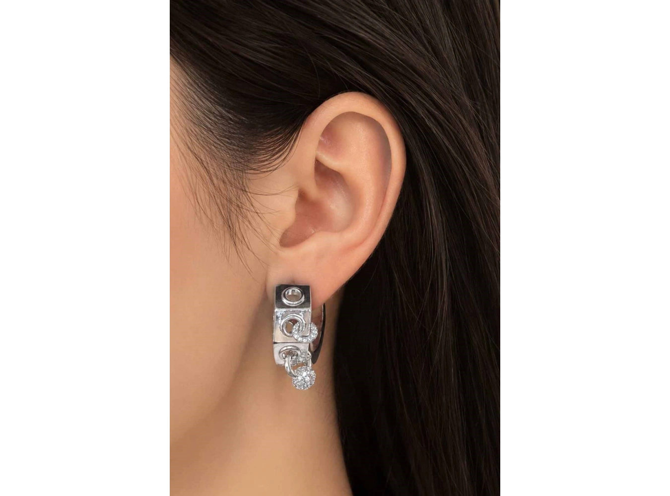 Gümüş Renk Charm Detaylı TX Halka Küpe (Çift)