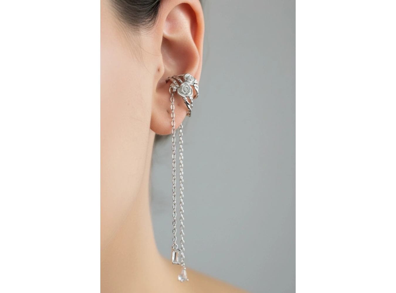 Gümüş Renk Çiçek Figürlü 14K Altın Kaplama Kulak Aksesuarı (Tek)