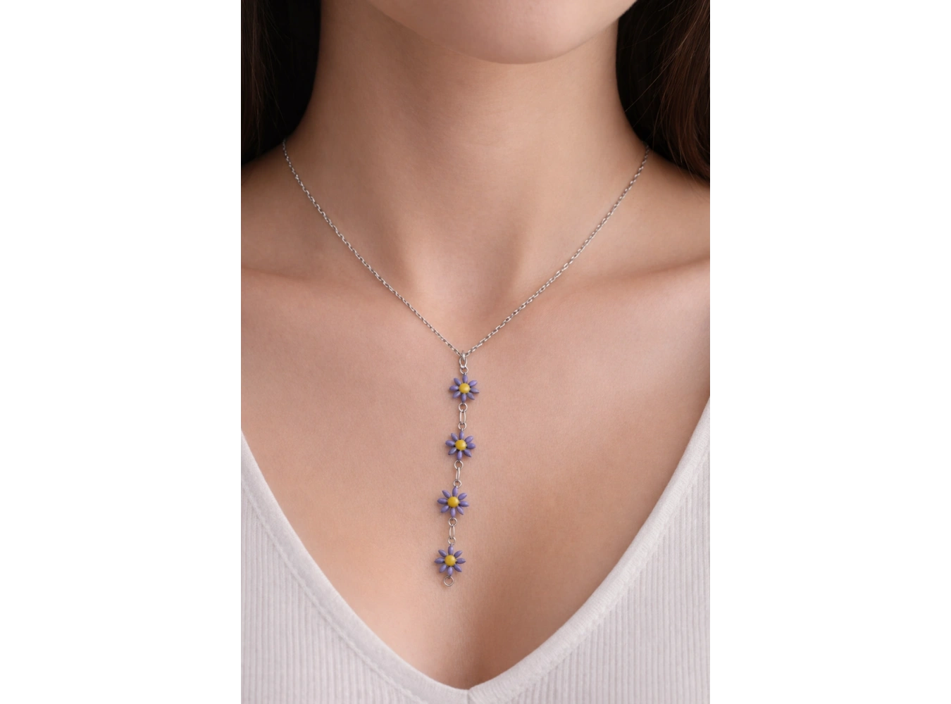 Gümüş Renk Çiçek Figürlü Çelik Kolye