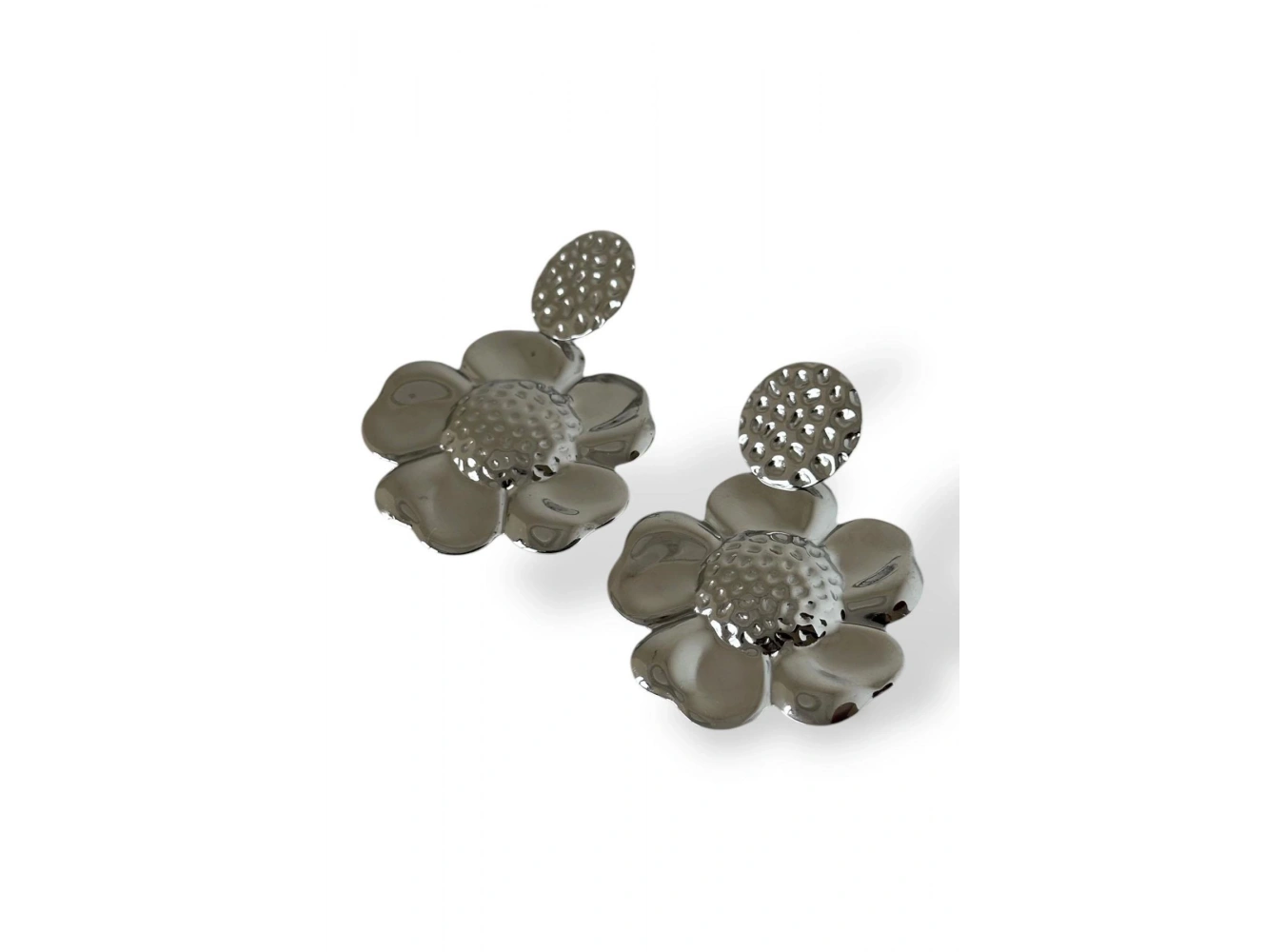 Gümüş Renk Çiçek Figürlü Çelik Küpe (Çift)