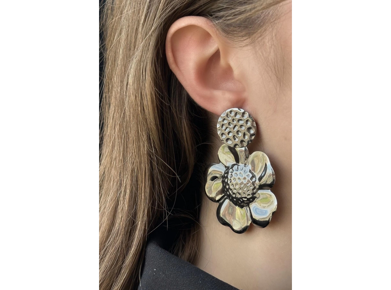 Gümüş Renk Çiçek Figürlü Çelik Küpe (Çift)