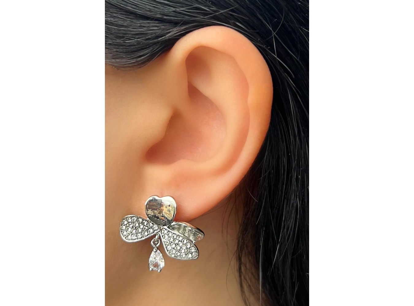 Gümüş Renk Çicek Figürlü Küpe (Çift)