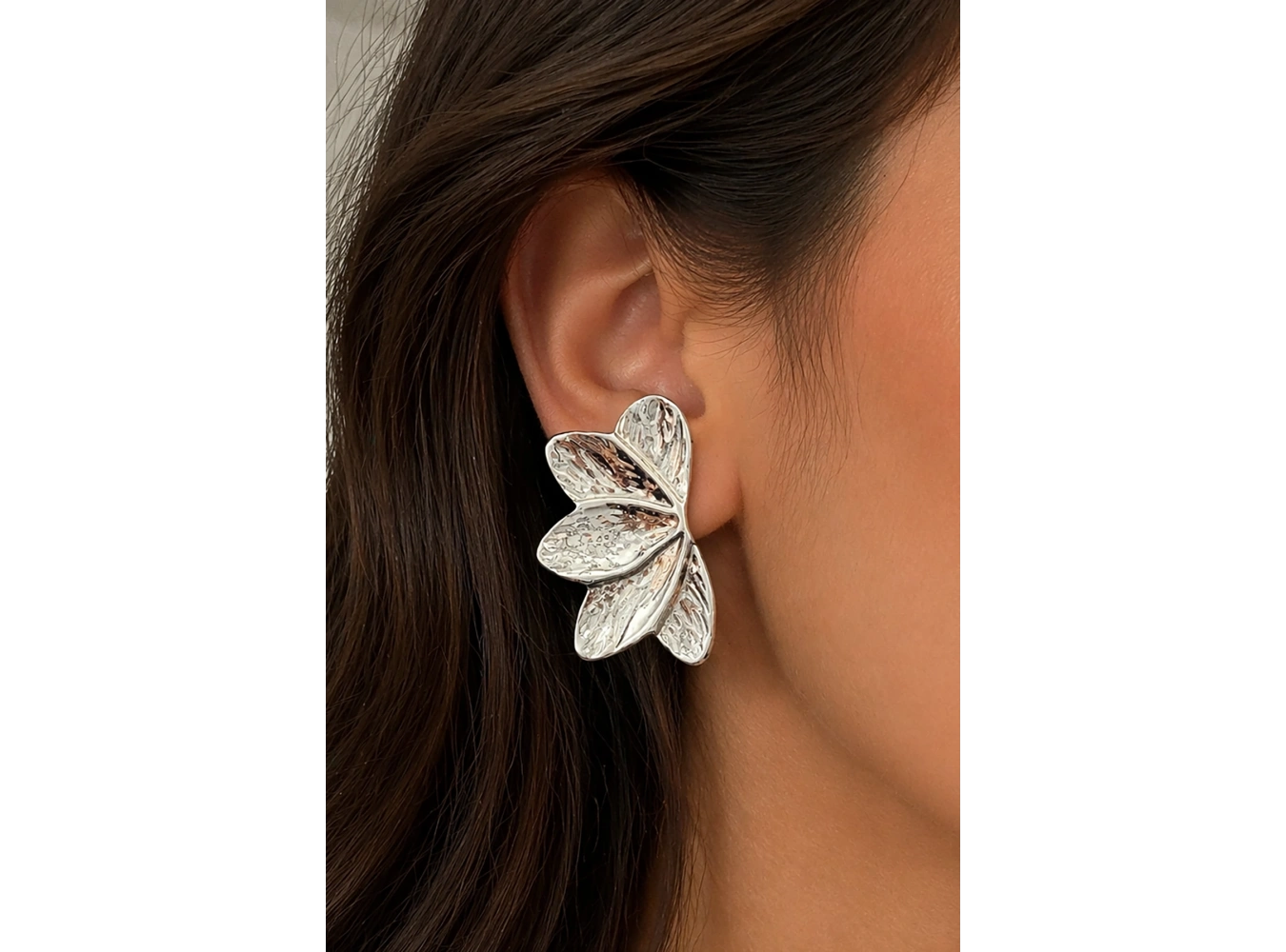 Gümüş Renk Çiçek Figürlü Küpe (Çift)