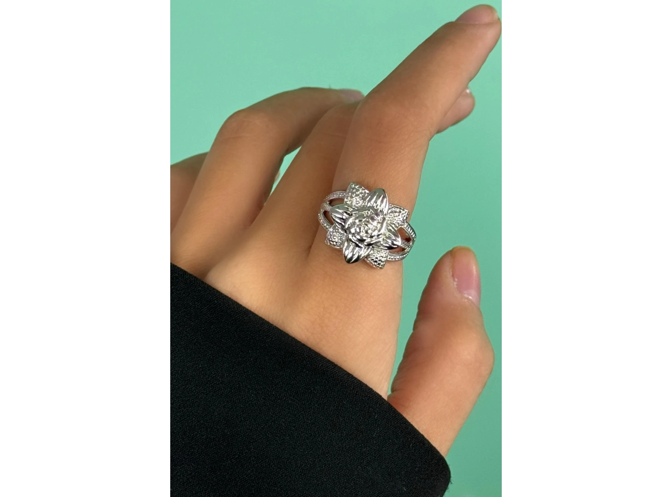 Gümüş Renk Çiçek Figürlü Metal Ayarlanabilir Yüzük