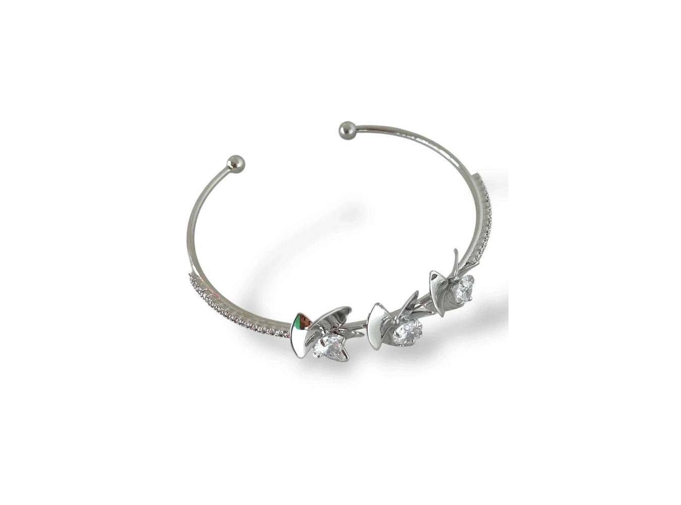 Gümüş Renk Çiçek Figürlü Taş Detaylı Kelepçe Bileklik