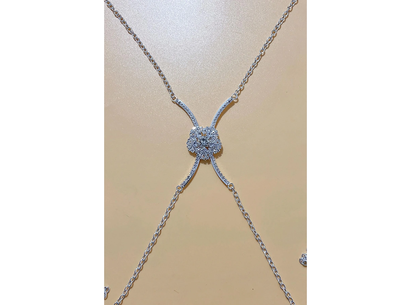 Gümüş Renk Çiçek Figürlü Taş Detaylı Tasarım Vücut Aksesuar