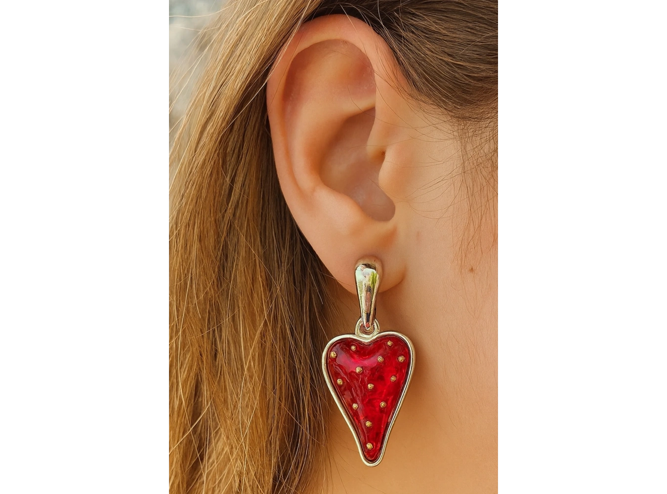 Gümüş Renk Çilek Figürlü Küpe (Çift)