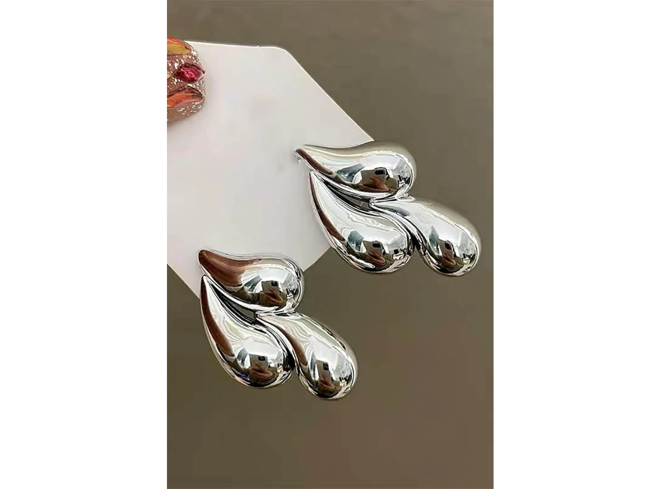 Gümüş Renk Damla Figürlü Çelik Küpe (Çift)