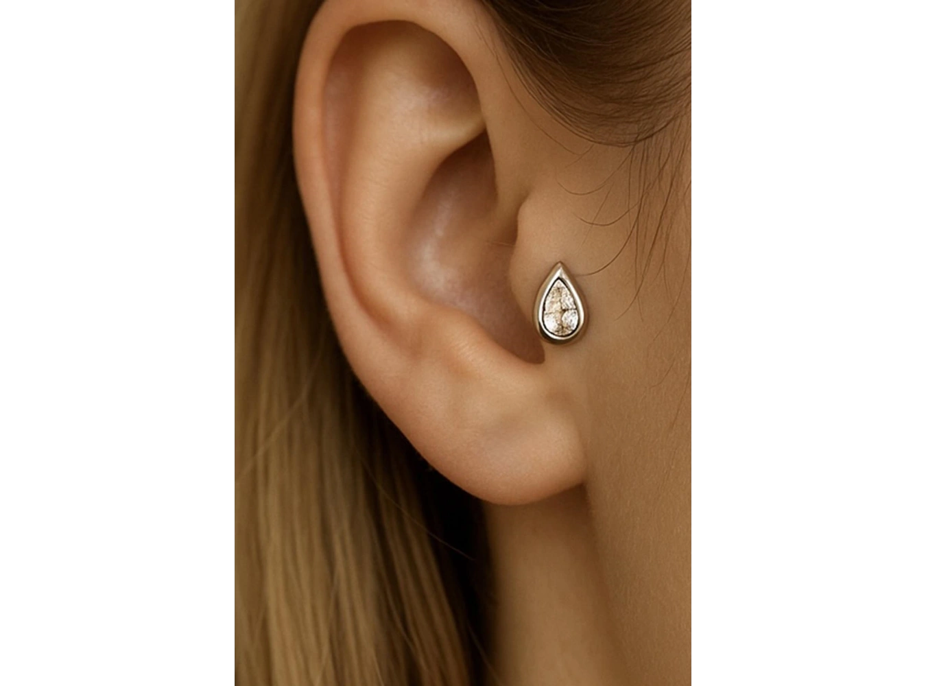 Gümüş Renk Damla Figürlü Cerrahi Çelik Tragus/Kıkırdak Küpe/Piercing (Tek)