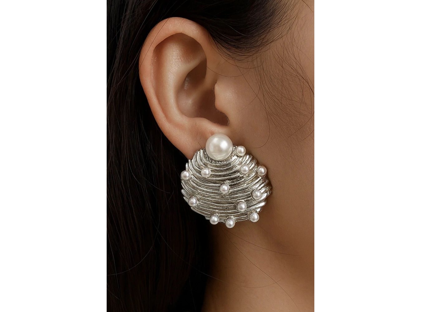 Gümüş Renk Deniz Kabuğu Figürlü İnci Detaylı Küpe (Çift)