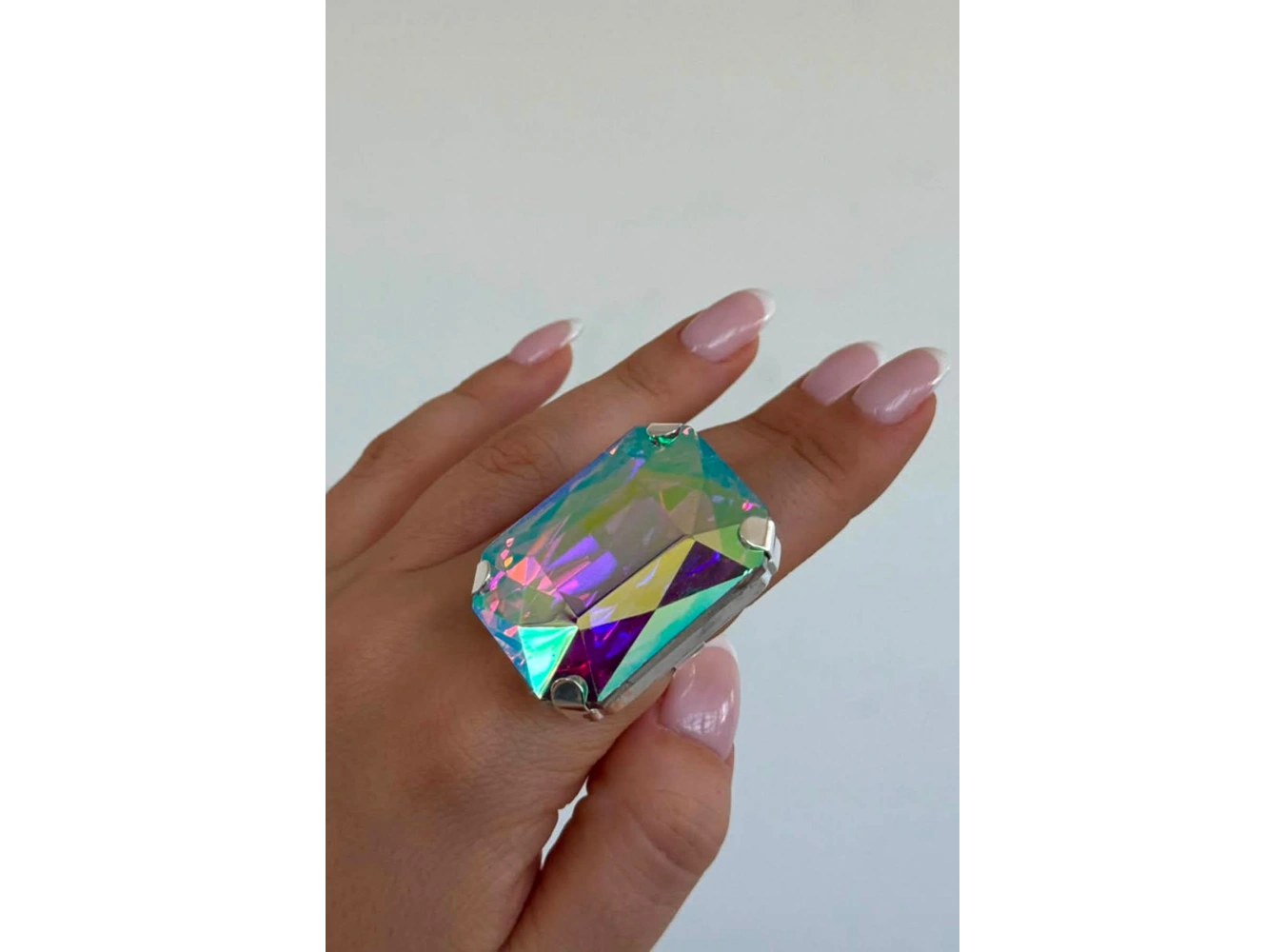 Gümüş Renk Dikdörtgen  Hologram Taş Detaylı Tasarım  Yüzük