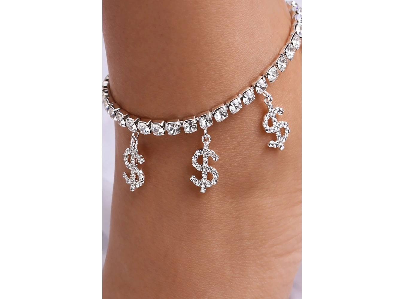 Gümüş Renk Dolar Figürlü Taş Detaylı Tasarım Halhal