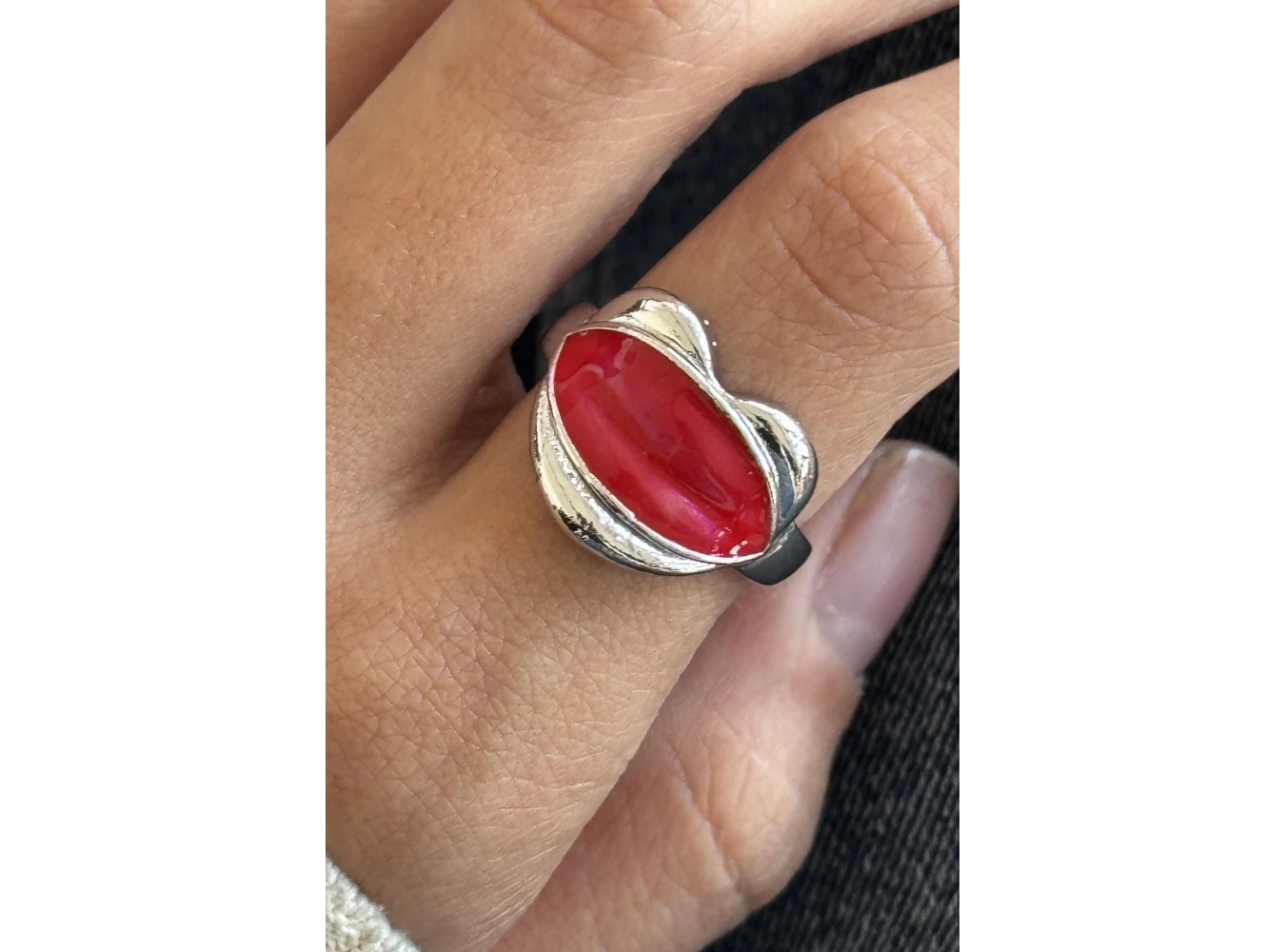 Gümüş Renk Dudak Figürlü Ayarlanabilir Yüzük