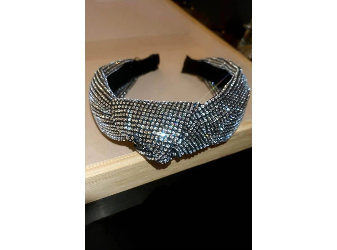 Gümüş Renk Düğüm Detaylı Taşlı Taç