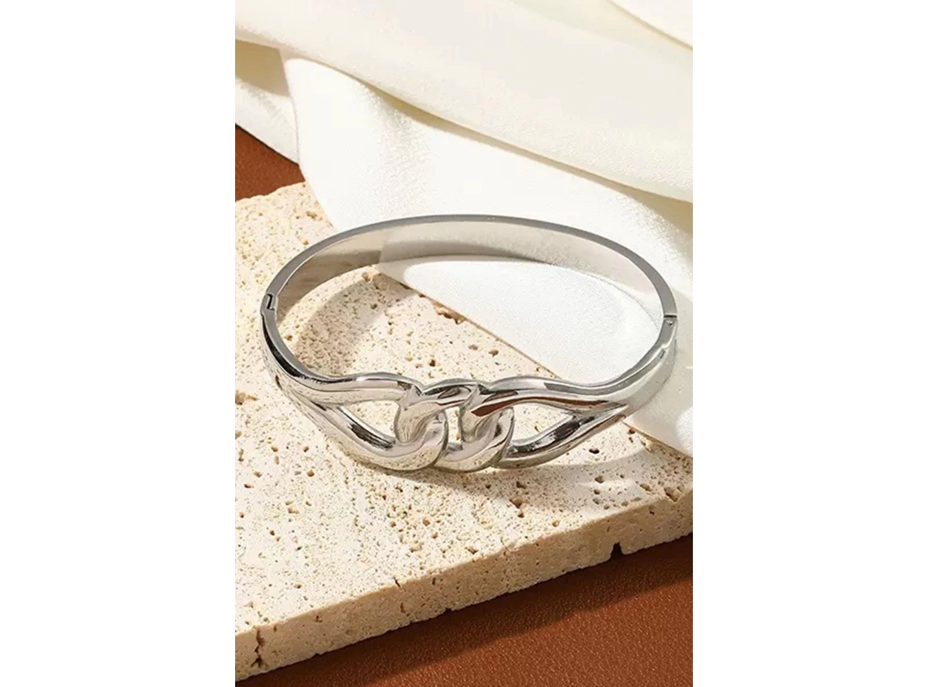 Gümüş Renk Düğüm Figürlü Kelepçe Bileklik