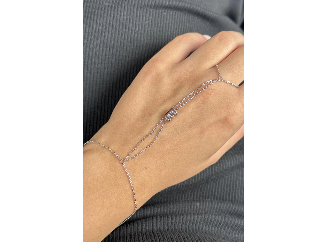 Gümüş Renk E Harf Çelik Şahmeran