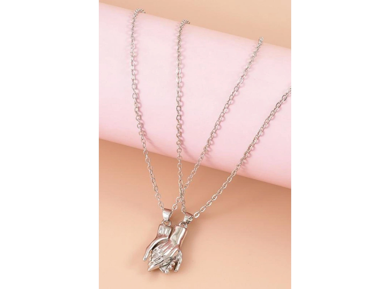 Gümüş Renk El Detaylı Mıknatıslı Çelik Sevgili/Arkadaş Kolyesi