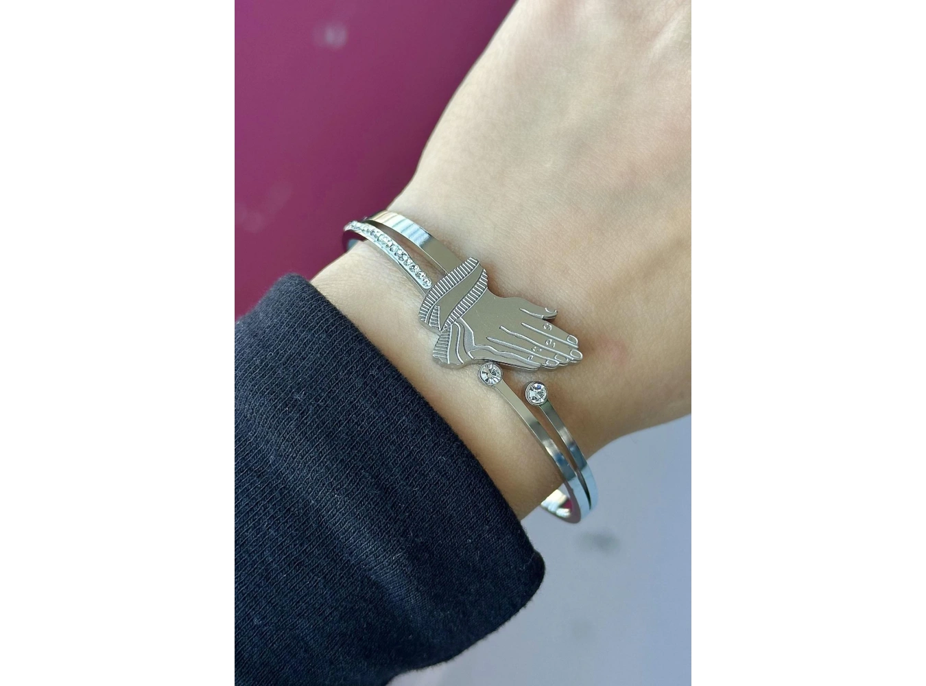 Gümüş Renk El Figürlü Taş Detaylı Çelik Kelepçe Bileklik